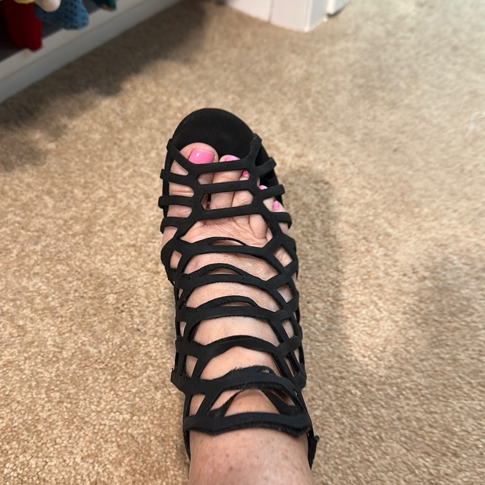Brash chunky heel shoe black size 7